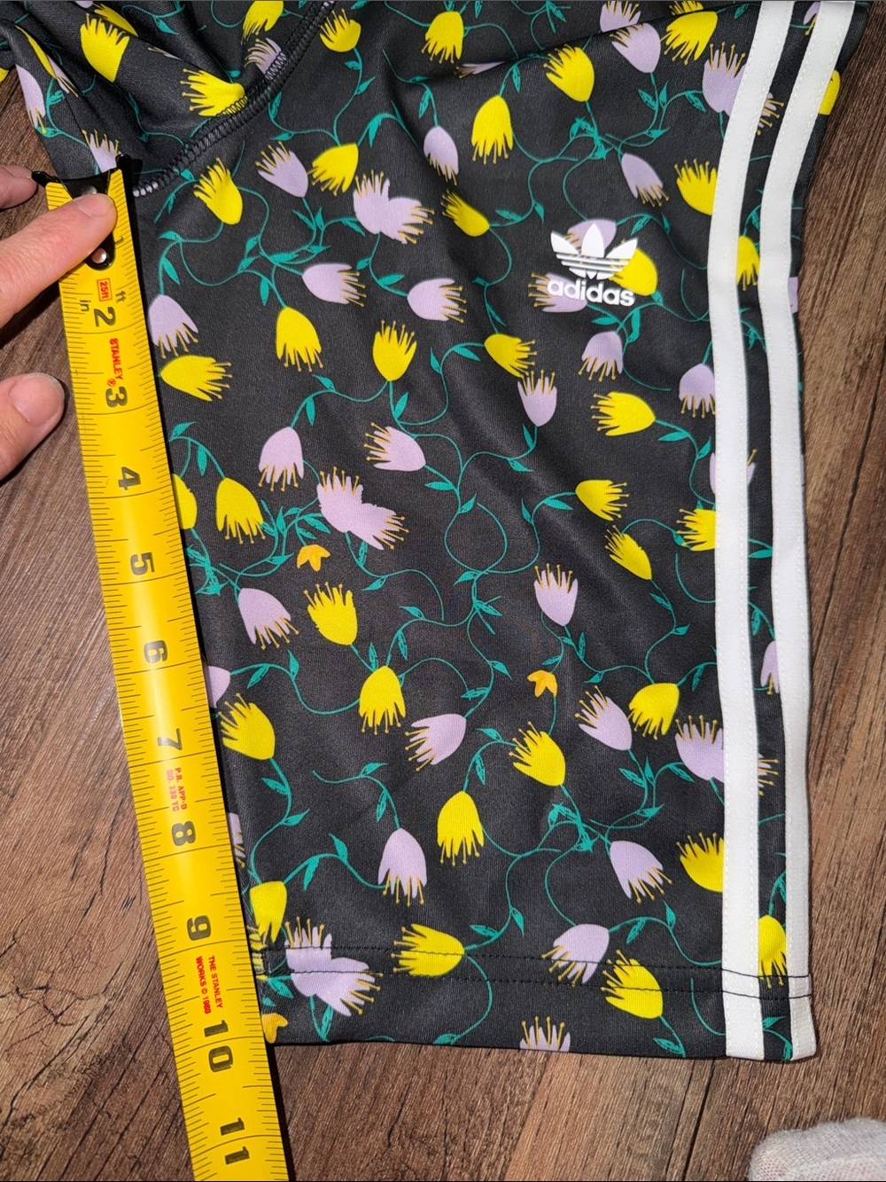 Adidas Originals All Over Print Floral Trefoil Biker Shorts size S EEUC - Picture 5 of 6
